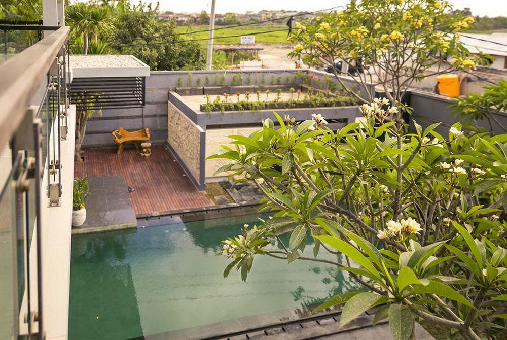 Villa Cascade Seminyak Esterno foto