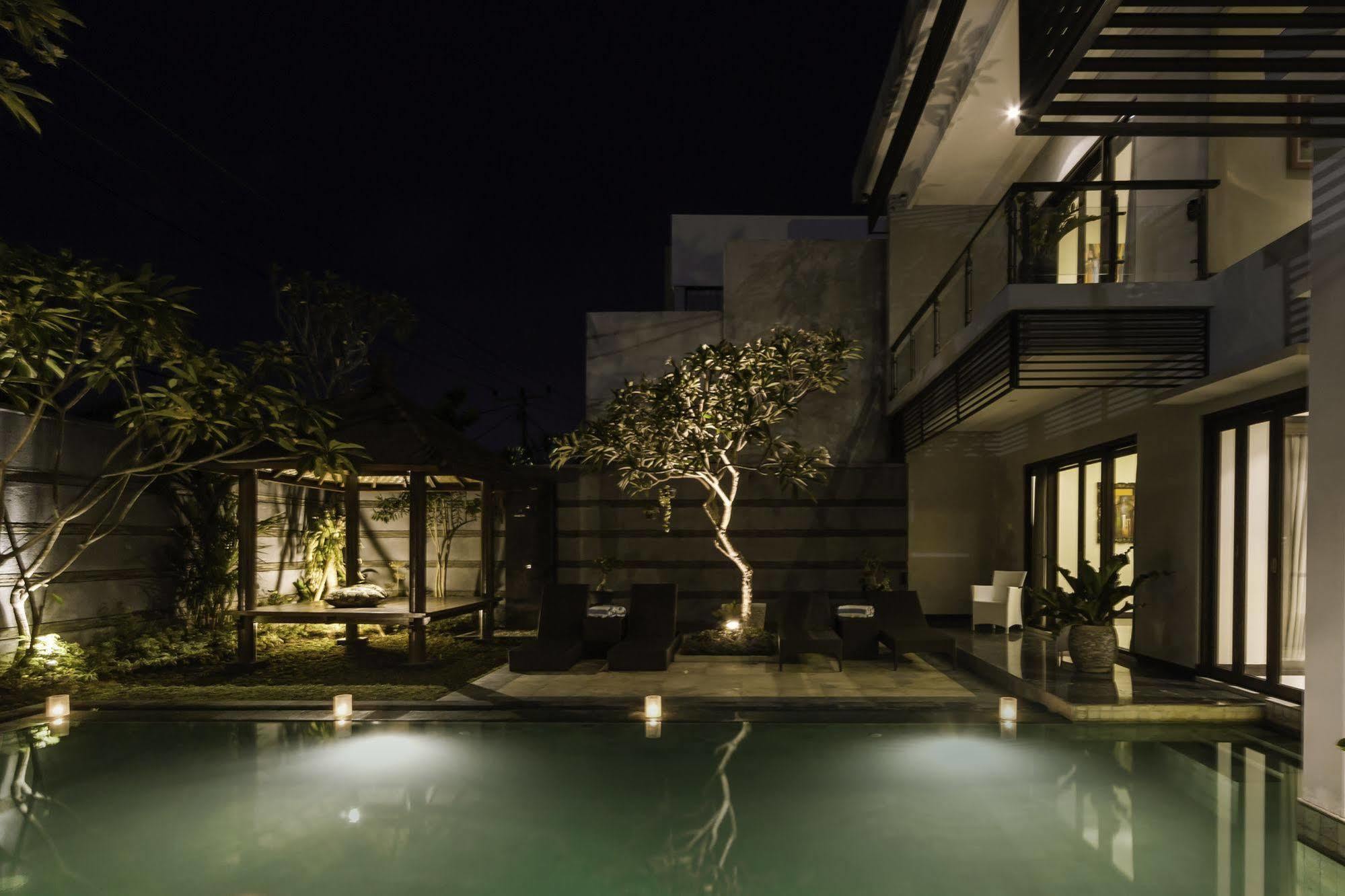 Villa Cascade Seminyak Esterno foto