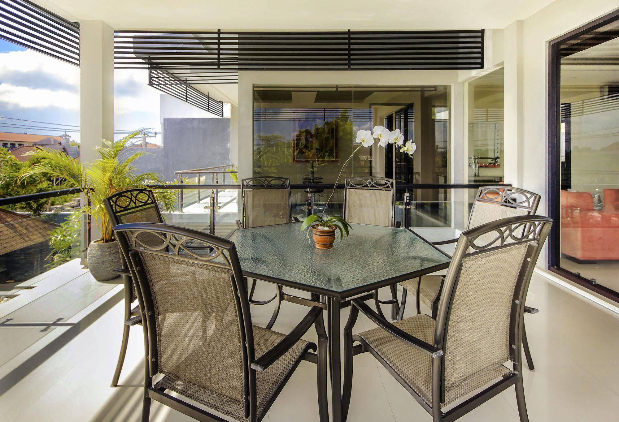 Villa Cascade Seminyak Esterno foto